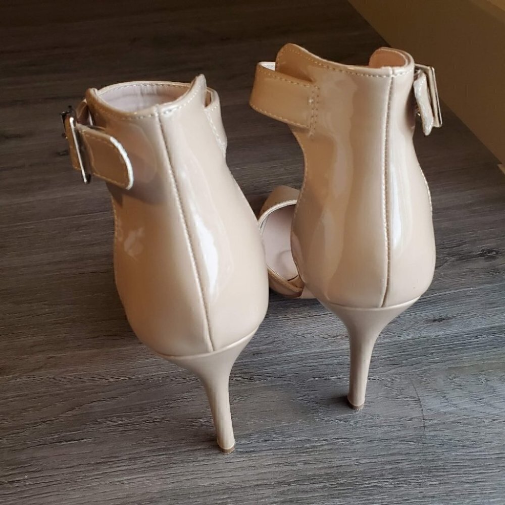 Heels - Picture 8 of 10